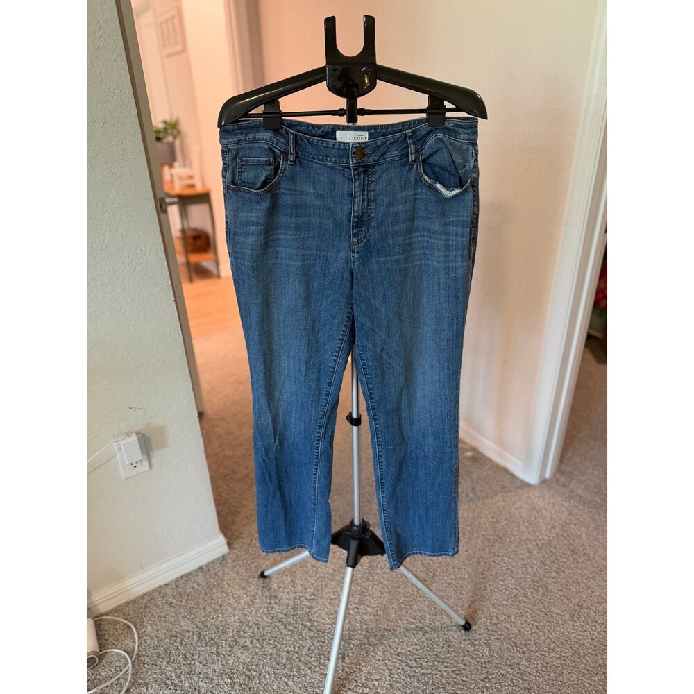 Ann Taylor LOFT Curvy Straight Leg Jeans Women’s Size 32 | 14